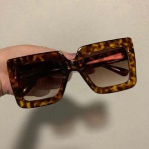 LARGE SQUARE TORTOISE SHELL SUNGLASSES